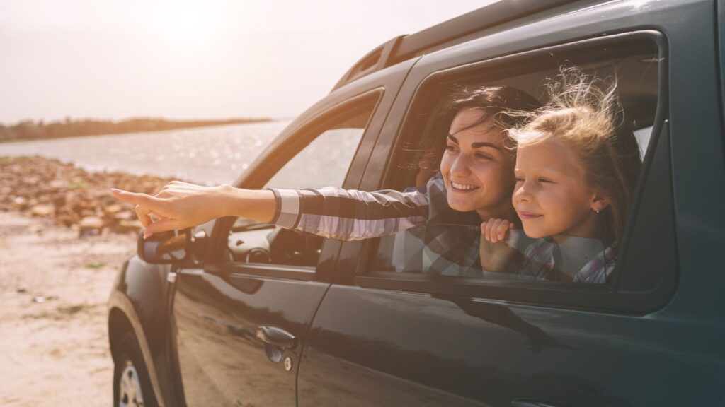 Mother and daughter on a road trip Photo Shutterstock